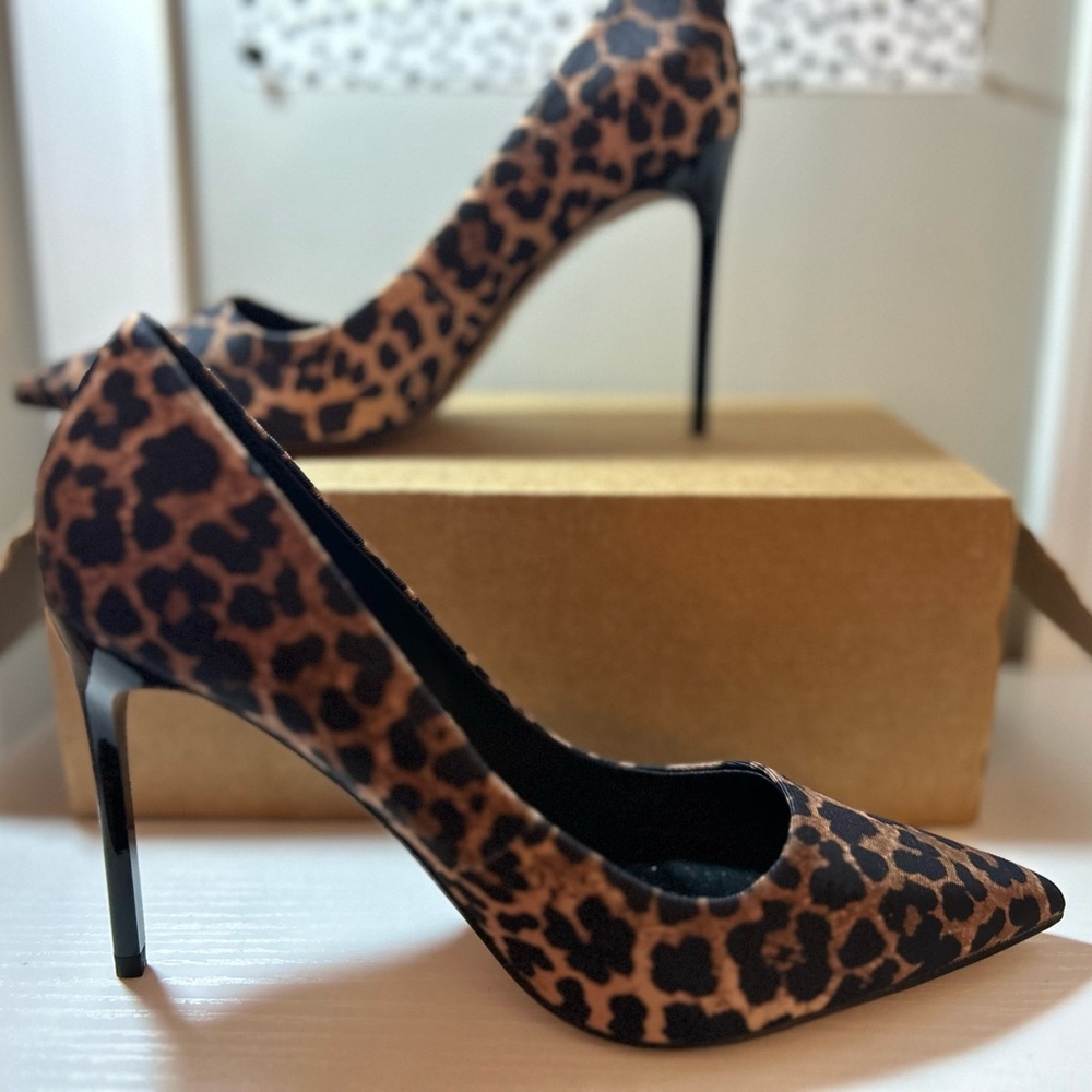 Leopard Print Stiletto Heels NWT- wide fit